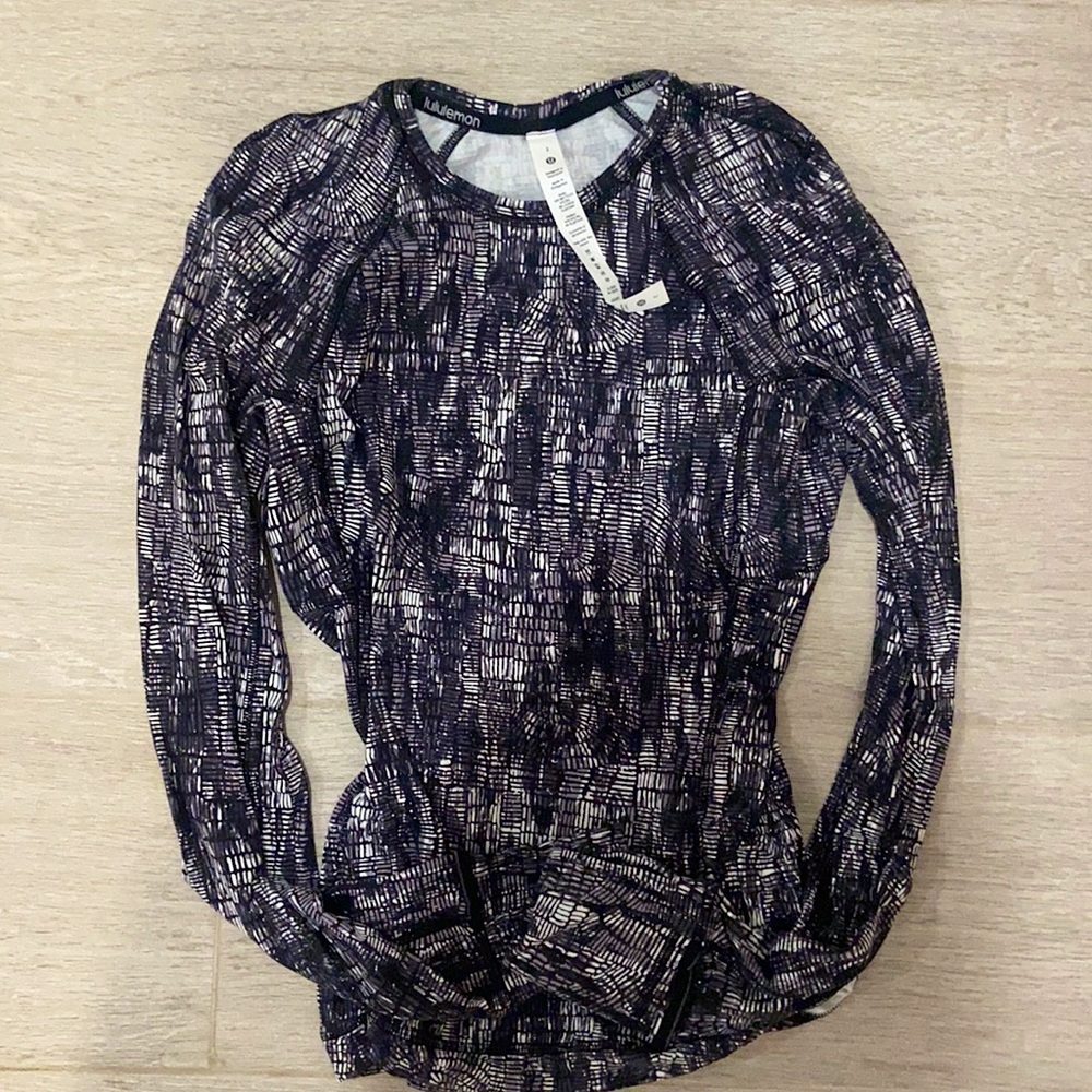 Lululemon long sleeve size 2